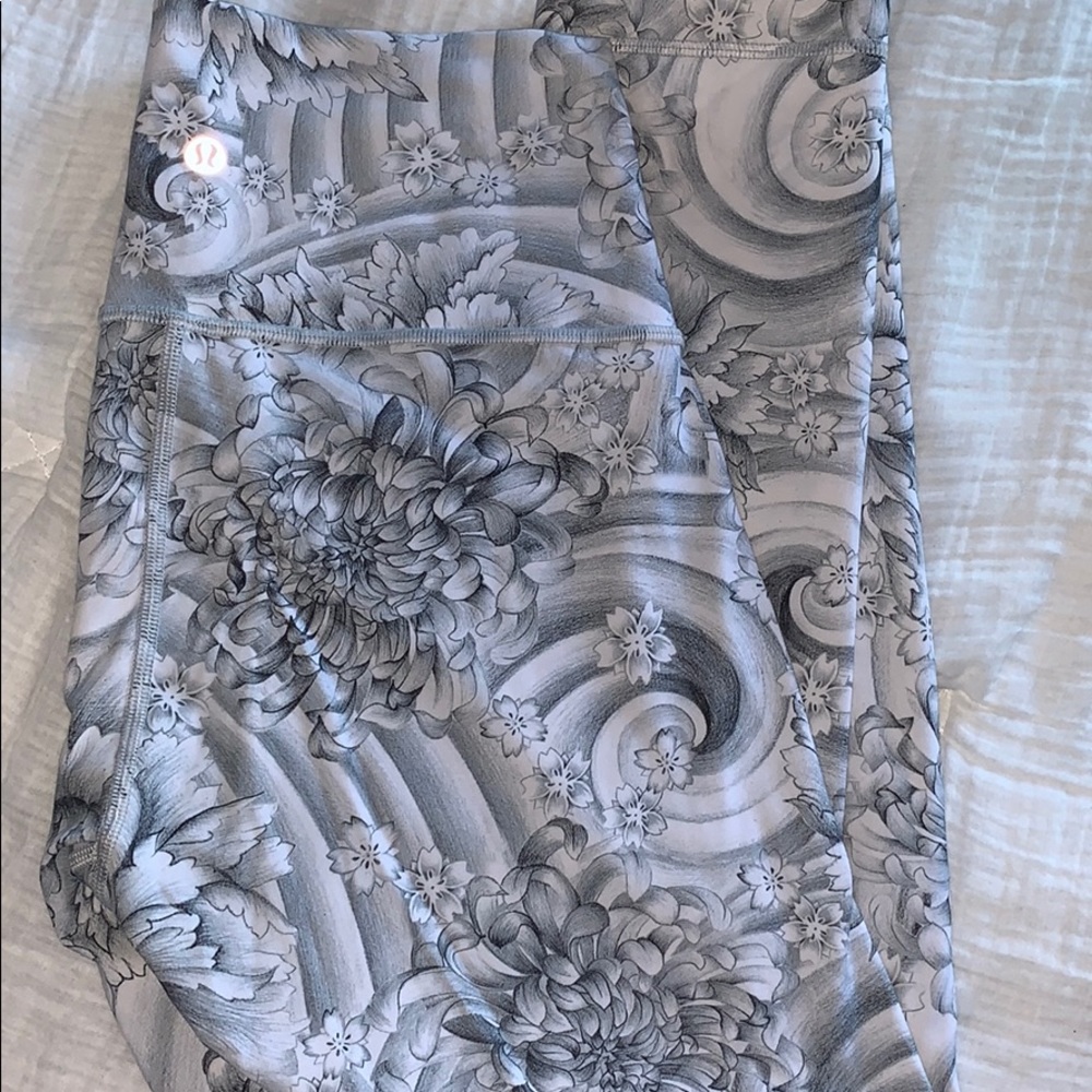 Lululemon White Floral Crop Leggings